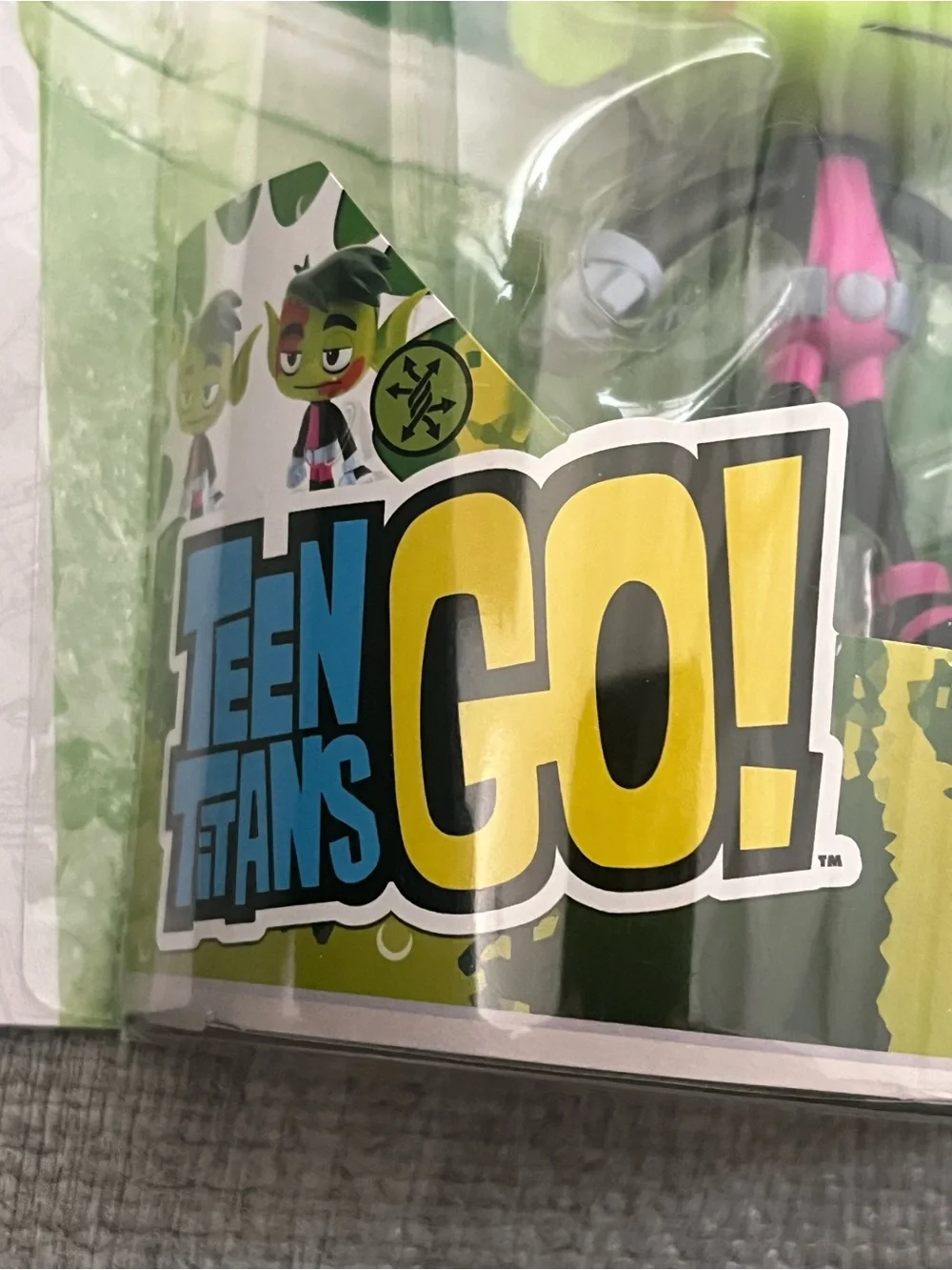 Teen Titans Go! Twisty Titans Beast Boy Color Change Plastic Action Figure 4+
